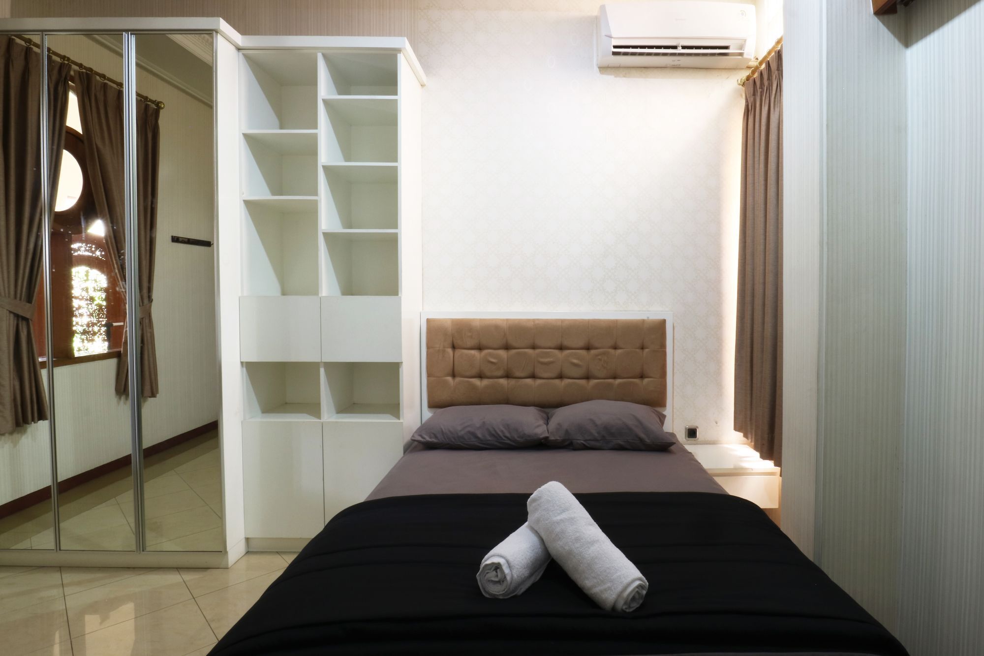 Maharani Guesthouse Tebet Syariah Джакарта Экстерьер фото